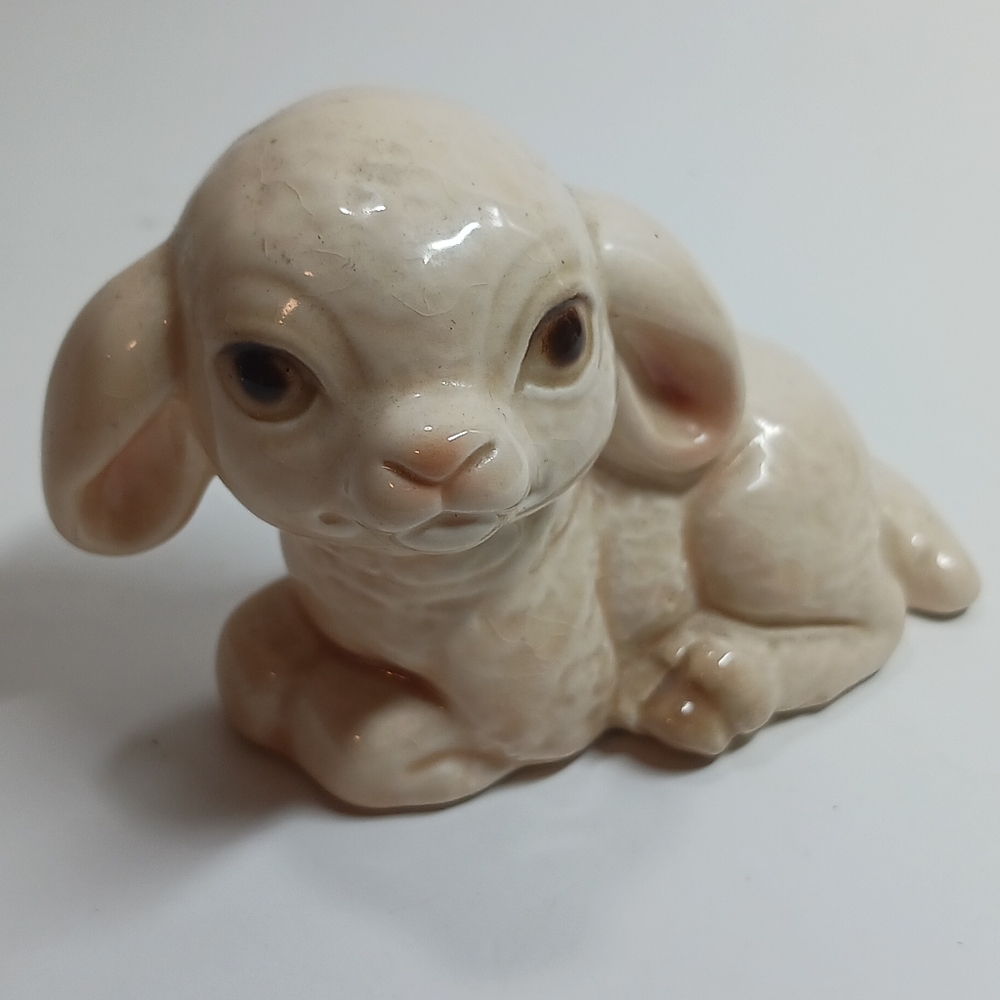 Vintage Goebel Easter Lamb Figurine 32-048, 3.5" x 2.5".